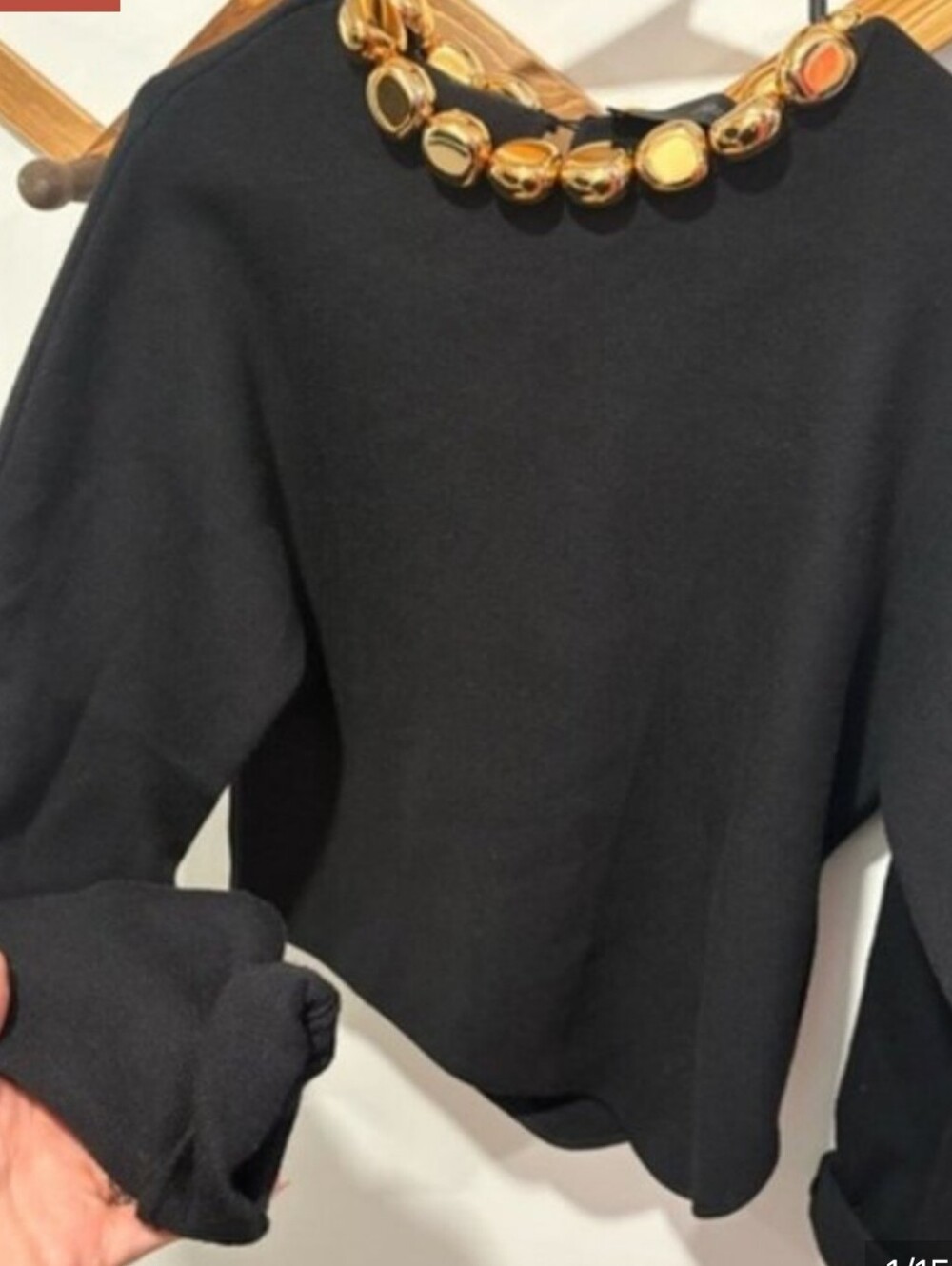 ZARA Black Knit Long Sleevs TOP Gold Hardwre Collar Accent M ,AS BRAND NEW .